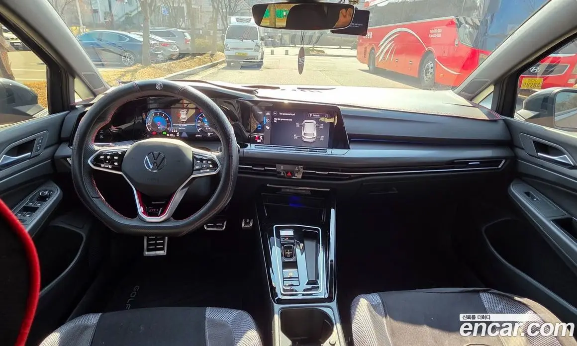Volkswagen Golf 2023 2.0 автомат (гидро), фото 7