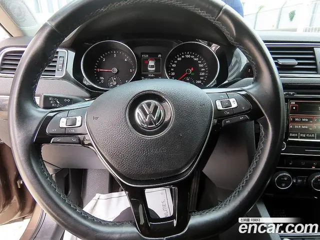Volkswagen Jetta 2014 2.0 автомат (гидро), миниатюра 8