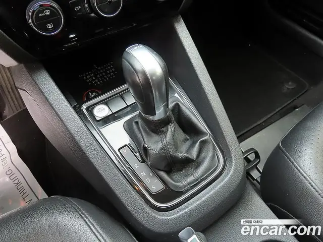 Volkswagen Jetta 2014 2.0 автомат (гидро), миниатюра 10