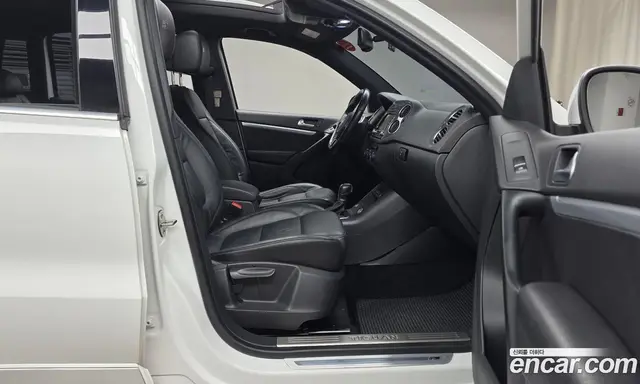 Volkswagen Tiguan 2015 2.0 автомат (гидро), миниатюра 11