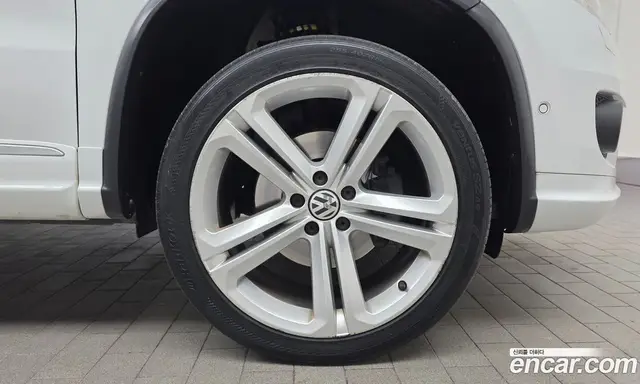 Volkswagen Tiguan 2015 2.0 автомат (гидро), миниатюра 5