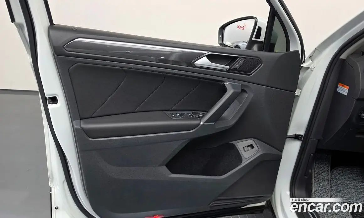 Volkswagen Tiguan 2018 2.0 автомат (гидро), фото 14