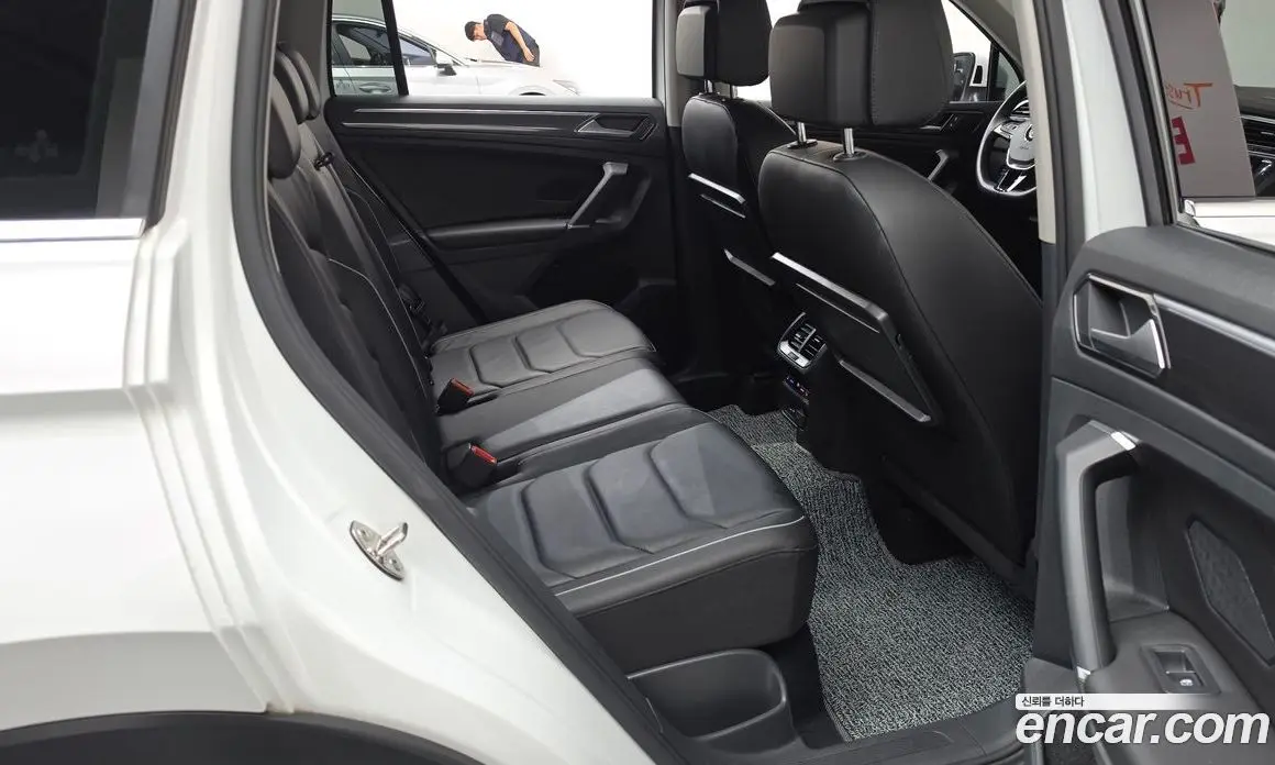 Volkswagen Tiguan 2018 2.0 автомат (гидро), фото 17