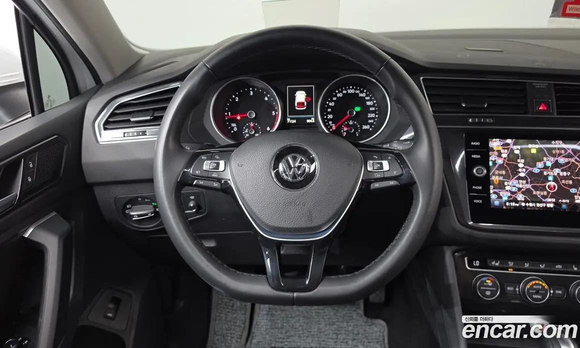 Volkswagen Tiguan 2018 2.0 автомат (гидро), фото 19