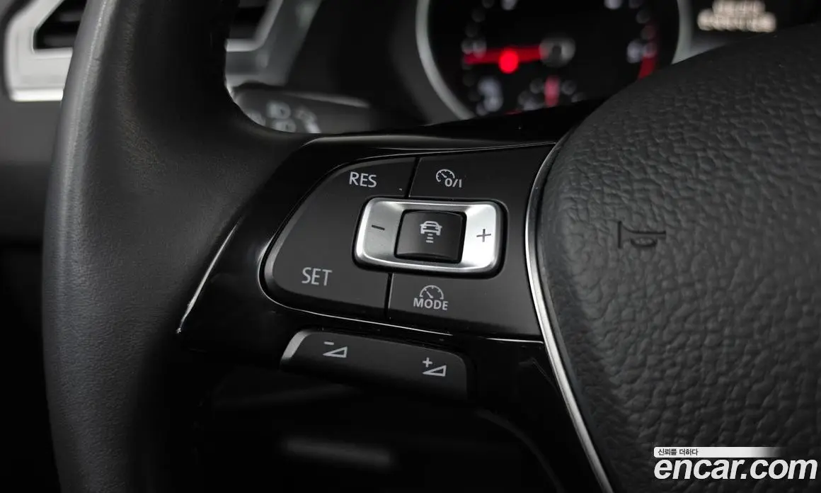 Volkswagen Tiguan 2018 2.0 автомат (гидро), фото 22