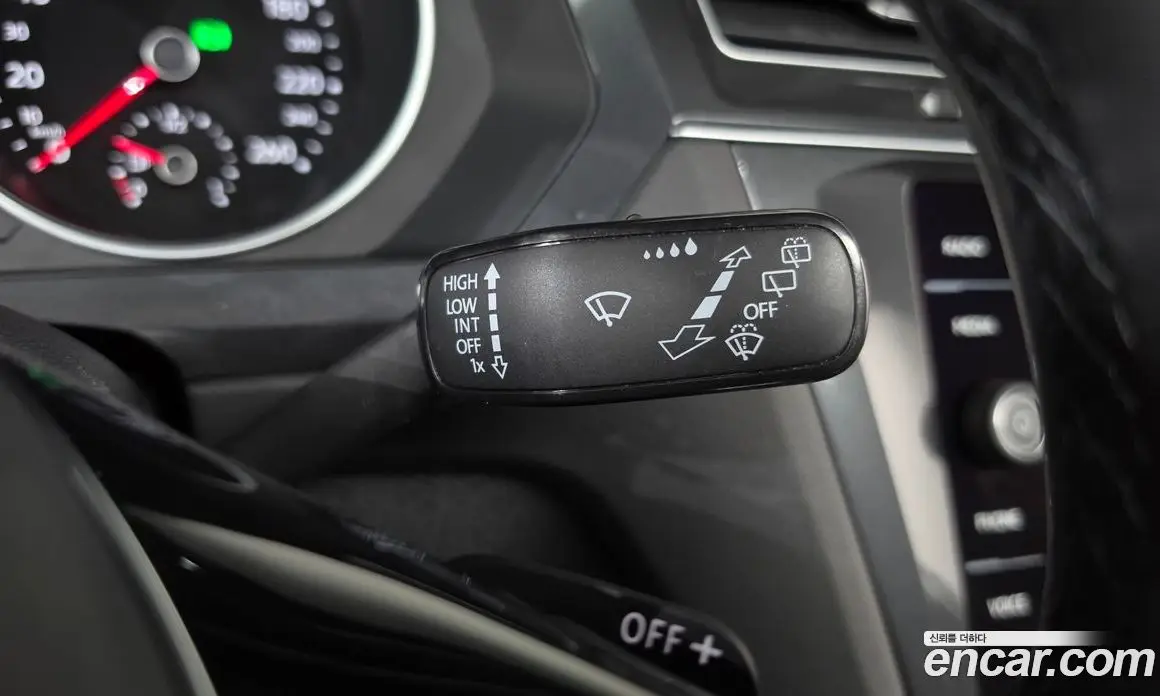 Volkswagen Tiguan 2018 2.0 автомат (гидро), фото 29