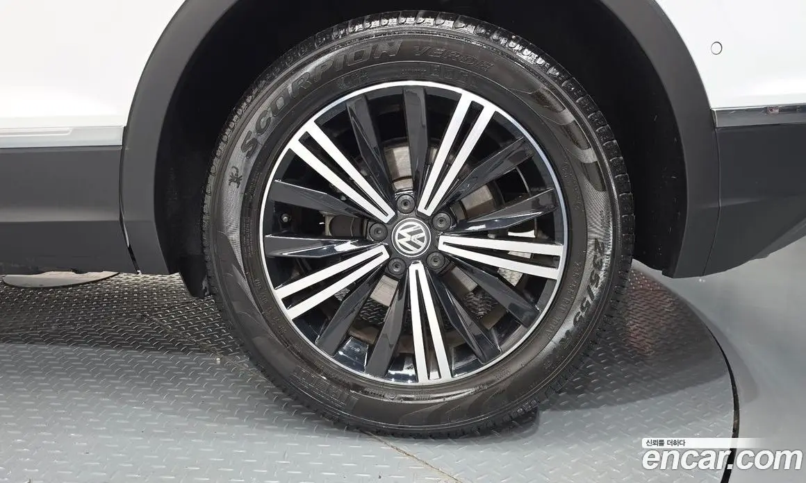 Volkswagen Tiguan 2018 2.0 автомат (гидро), фото 7