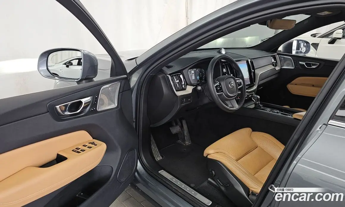 Volvo XC60 2019 2.0 автомат (гидро), фото 13