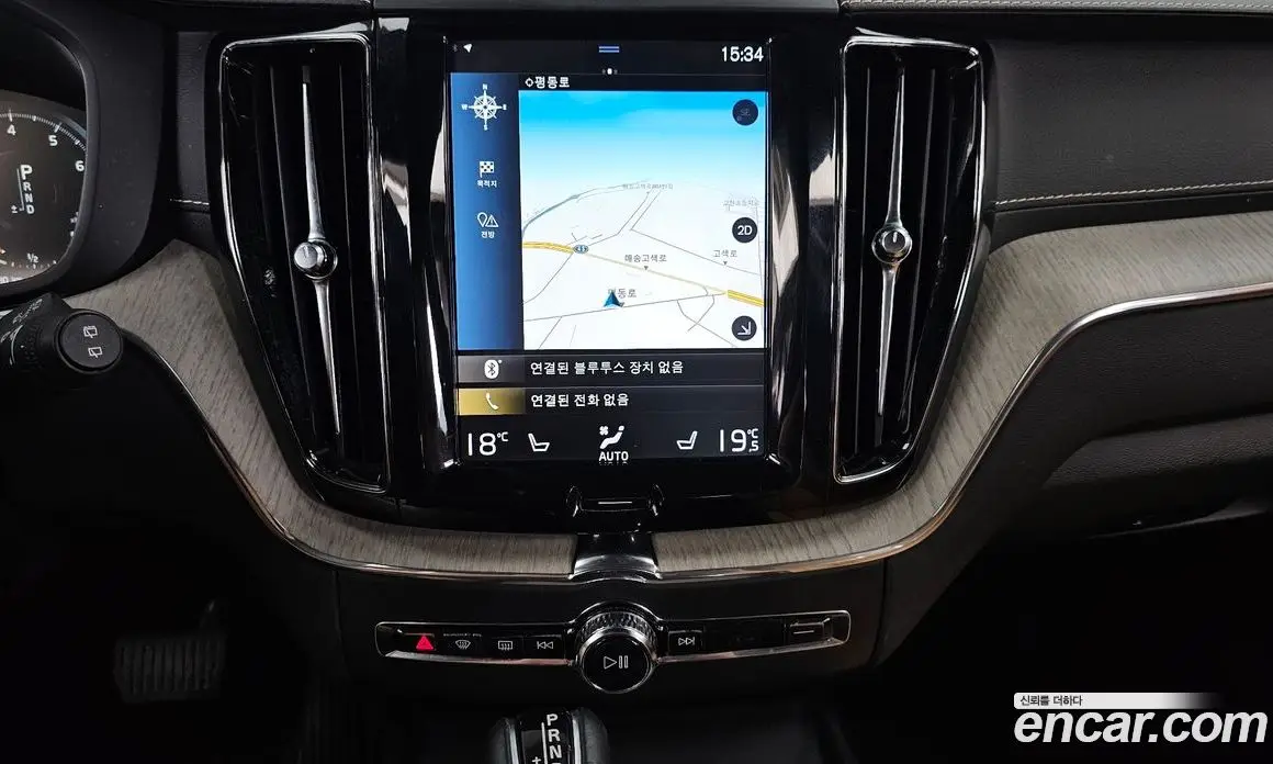 Volvo XC60 2019 2.0 автомат (гидро), фото 20