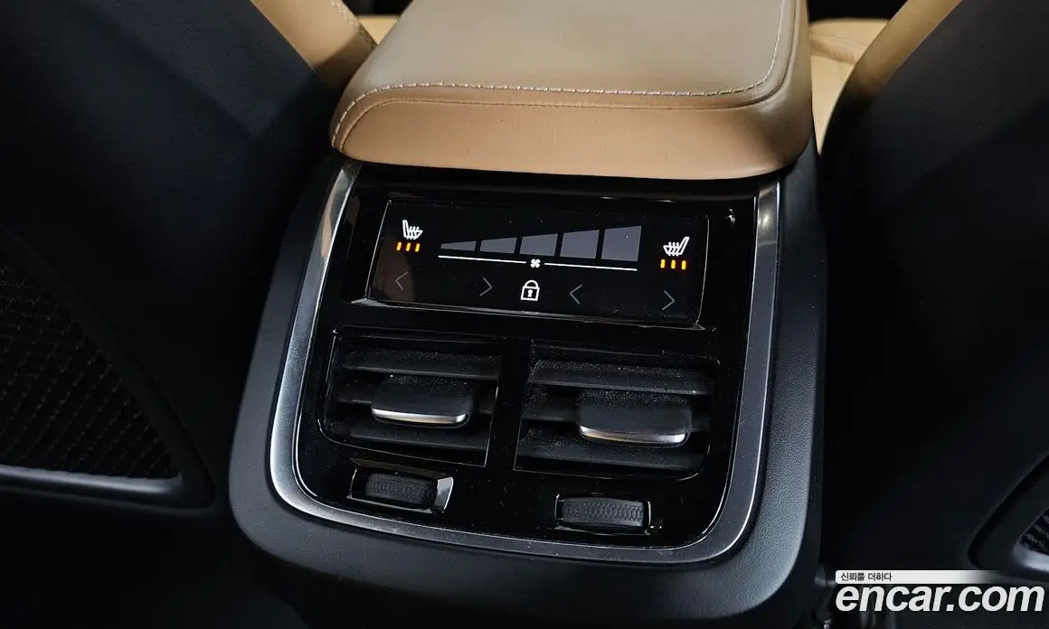 Volvo XC60 2019 2.0 автомат (гидро), фото 25