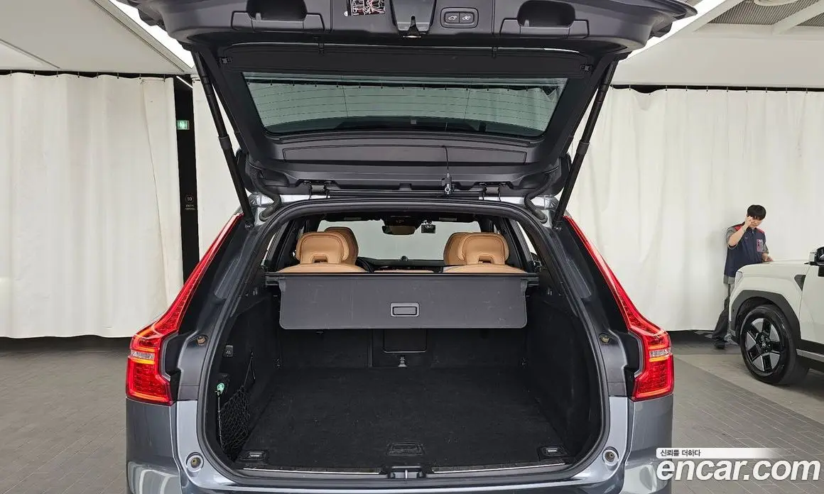 Volvo XC60 2019 2.0 автомат (гидро), фото 26
