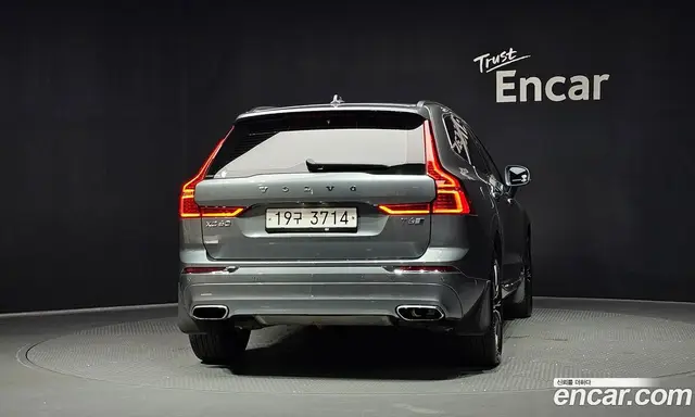 Volvo XC60 2019 2.0 автомат (гидро), миниатюра 4