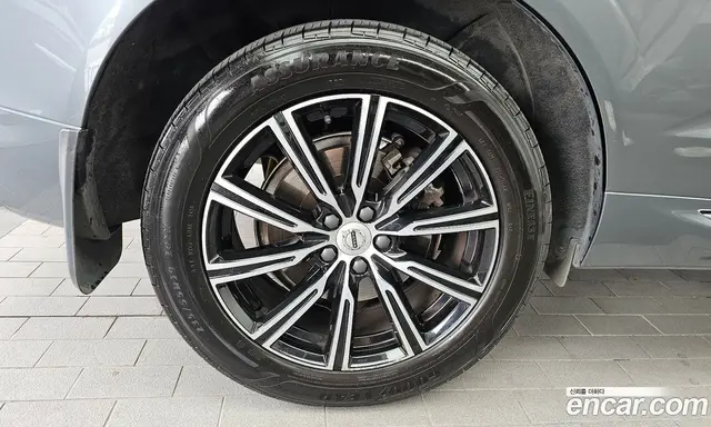 Volvo XC60 2019 2.0 автомат (гидро), миниатюра 5