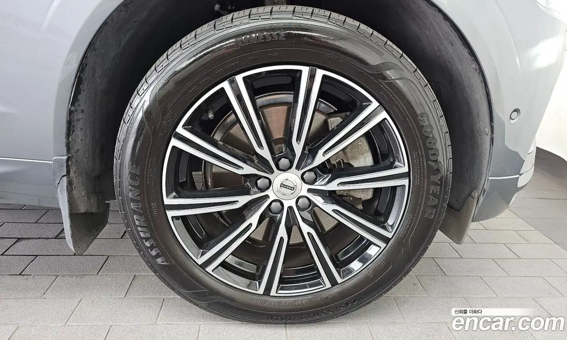 Volvo XC60 2019 2.0 автомат (гидро), фото 7