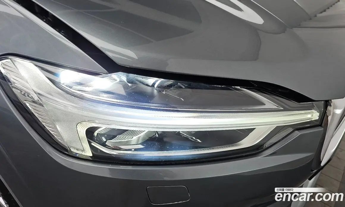 Volvo XC60 2019 2.0 автомат (гидро), фото 8
