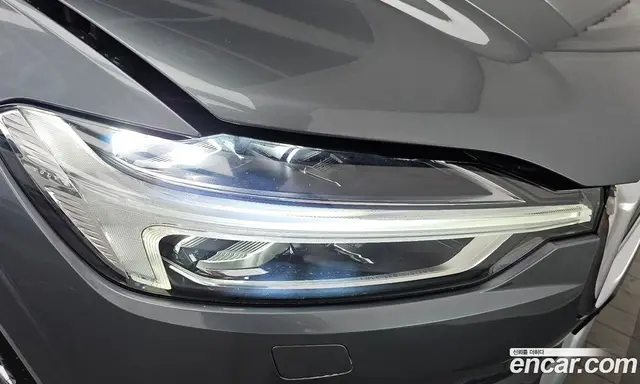 Volvo XC60 2019 2.0 автомат (гидро), миниатюра 8