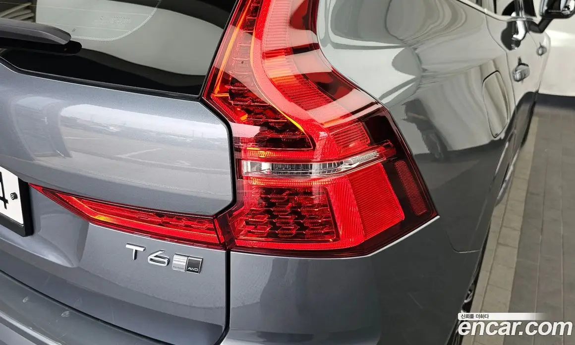 Volvo XC60 2019 2.0 автомат (гидро), фото 9