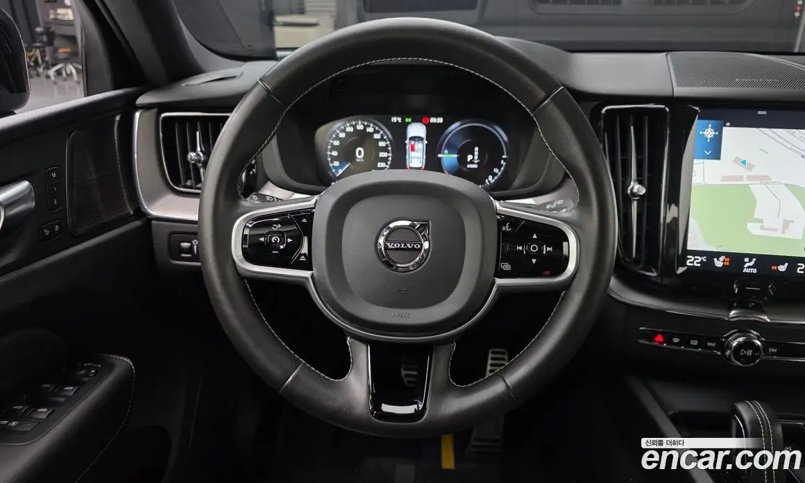 Volvo XC60 2021 2.0 автомат (гидро), фото 13