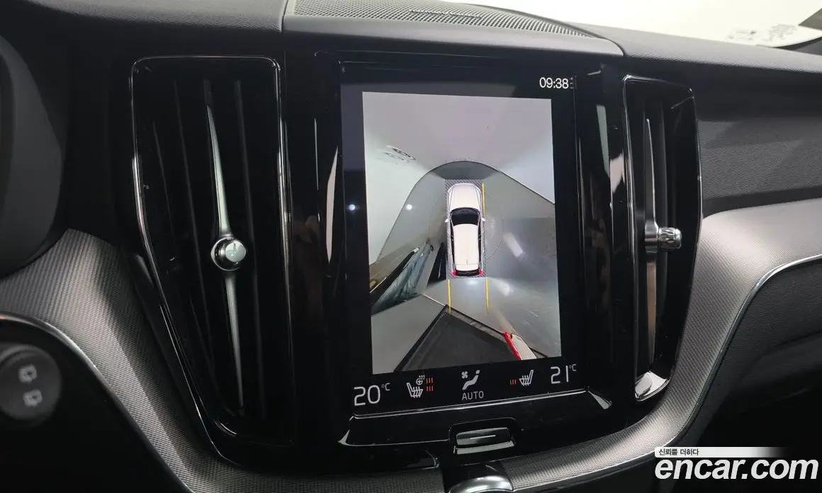 Volvo XC60 2021 2.0 автомат (гидро), фото 15