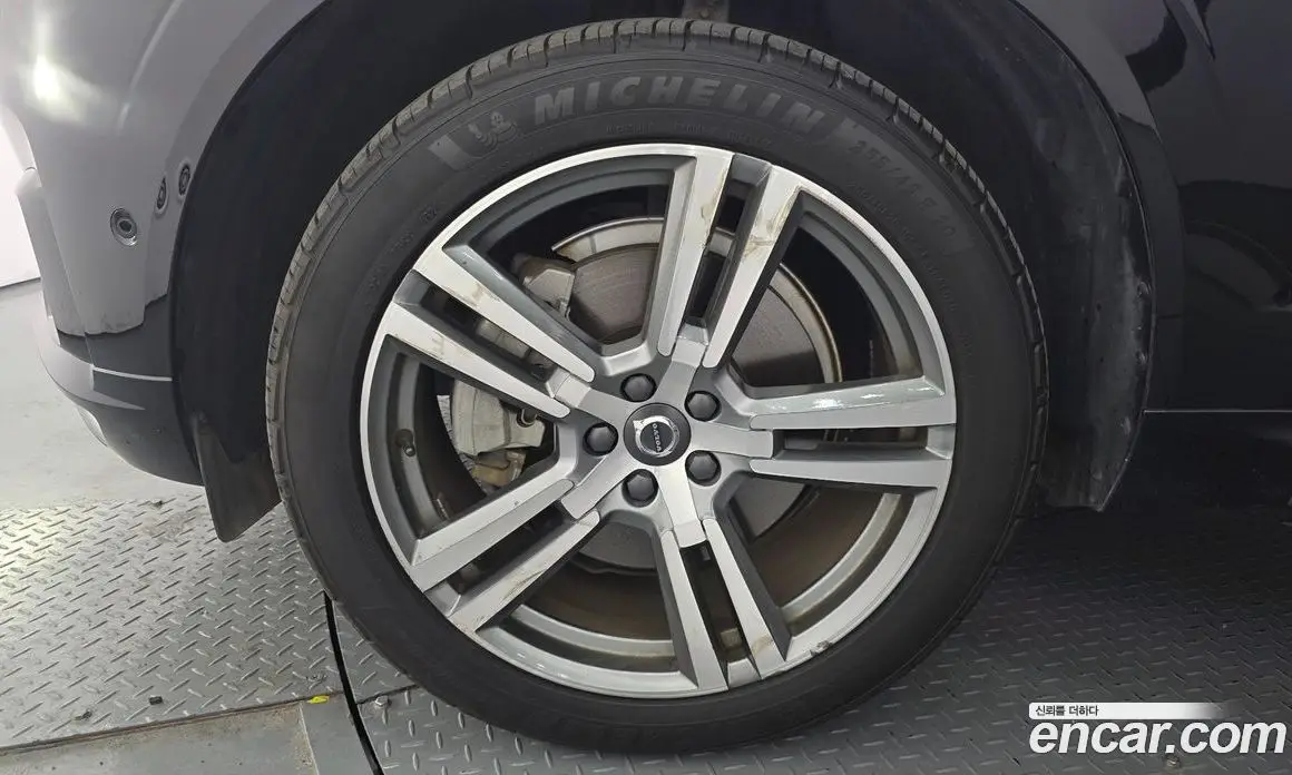 Volvo XC60 2021 2.0 автомат (гидро), фото 5