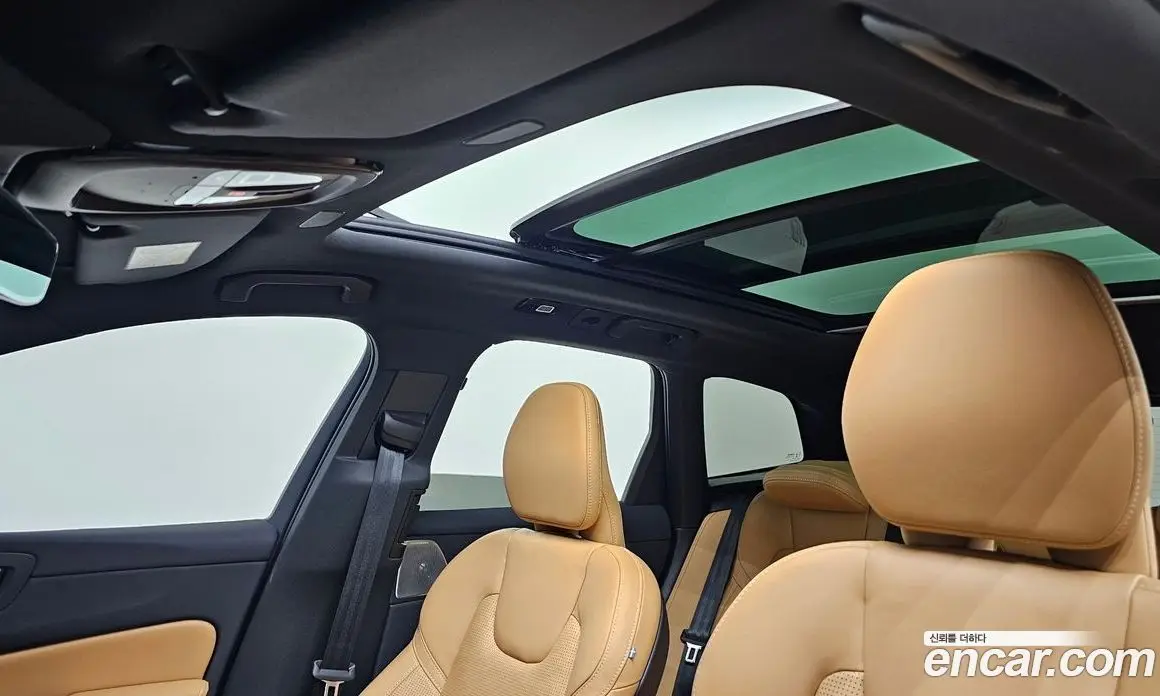 Volvo XC60 2023 2.0 автомат (гидро), фото 30