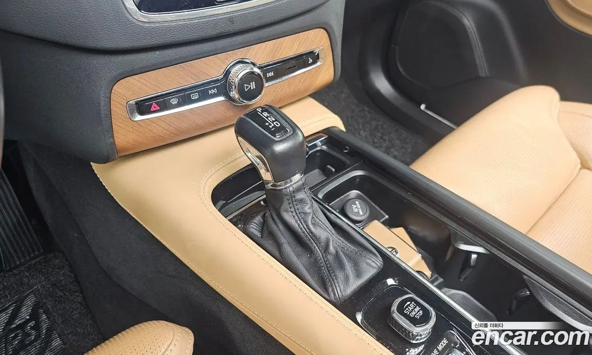 Volvo XC90 2020 2.0 автомат (гидро), фото 9