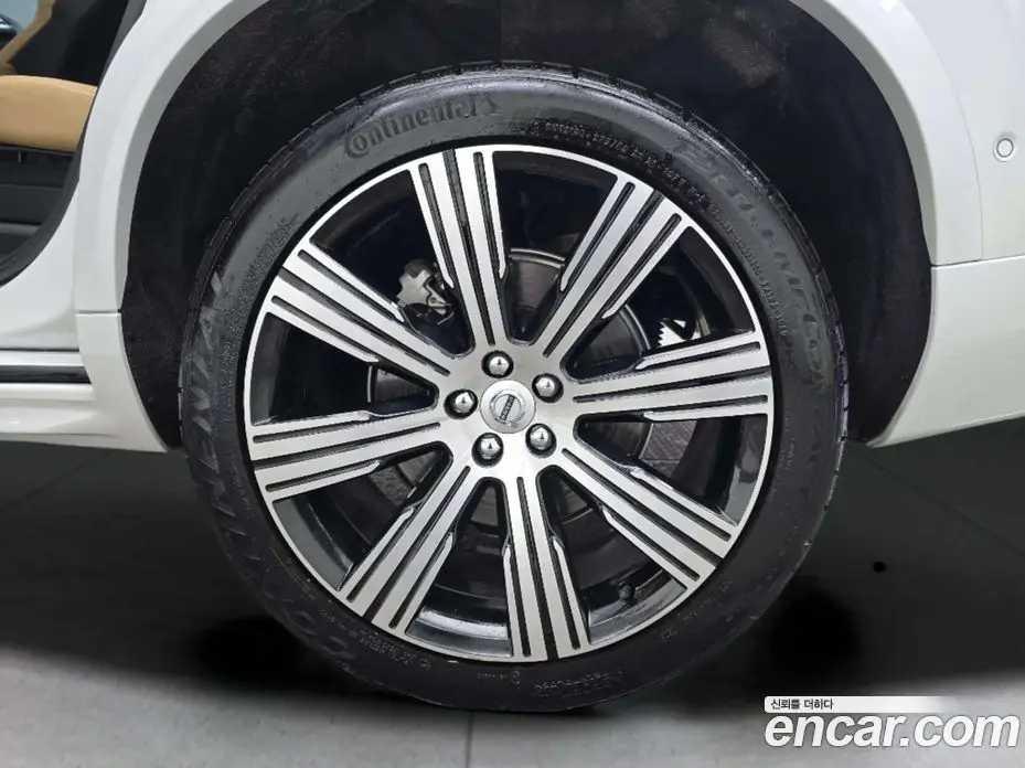 Volvo XC90 2022 2.0 автомат (гидро), фото 6