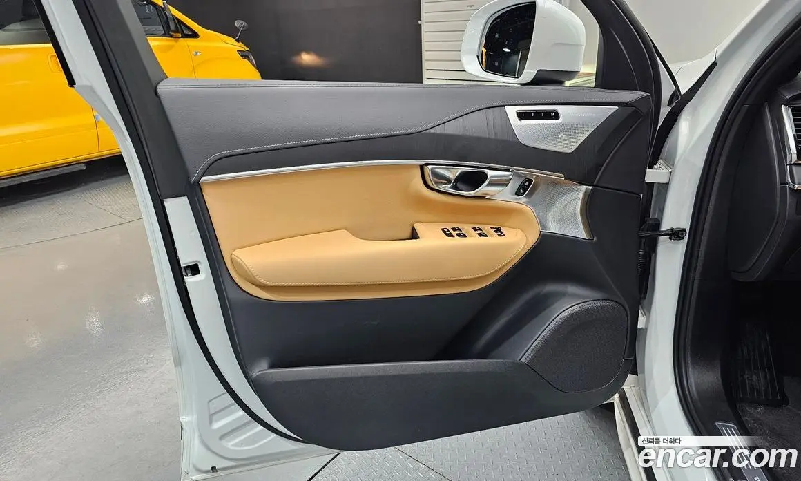 Volvo XC90 2024 2.0 автомат (гидро), фото 13