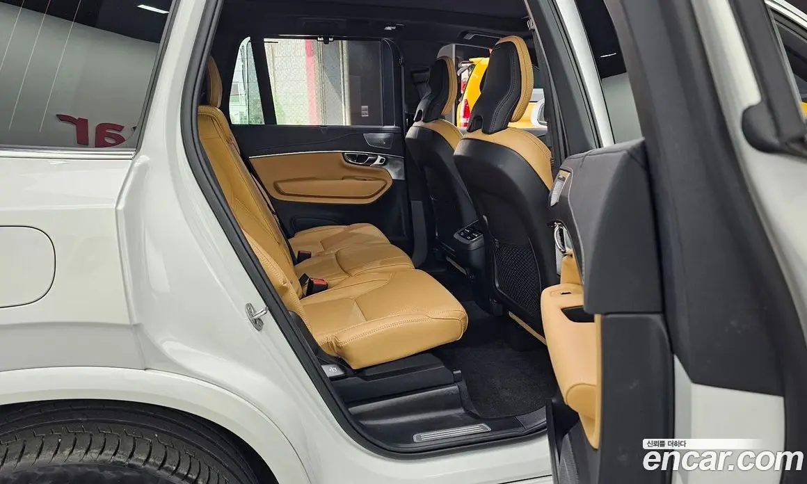 Volvo XC90 2024 2.0 автомат (гидро), фото 17