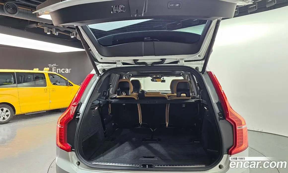 Volvo XC90 2024 2.0 автомат (гидро), фото 25