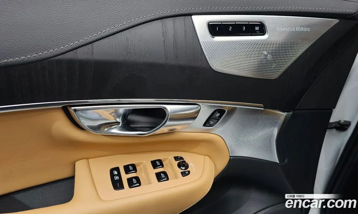 Volvo XC90 2024 2.0 автомат (гидро), фото 26