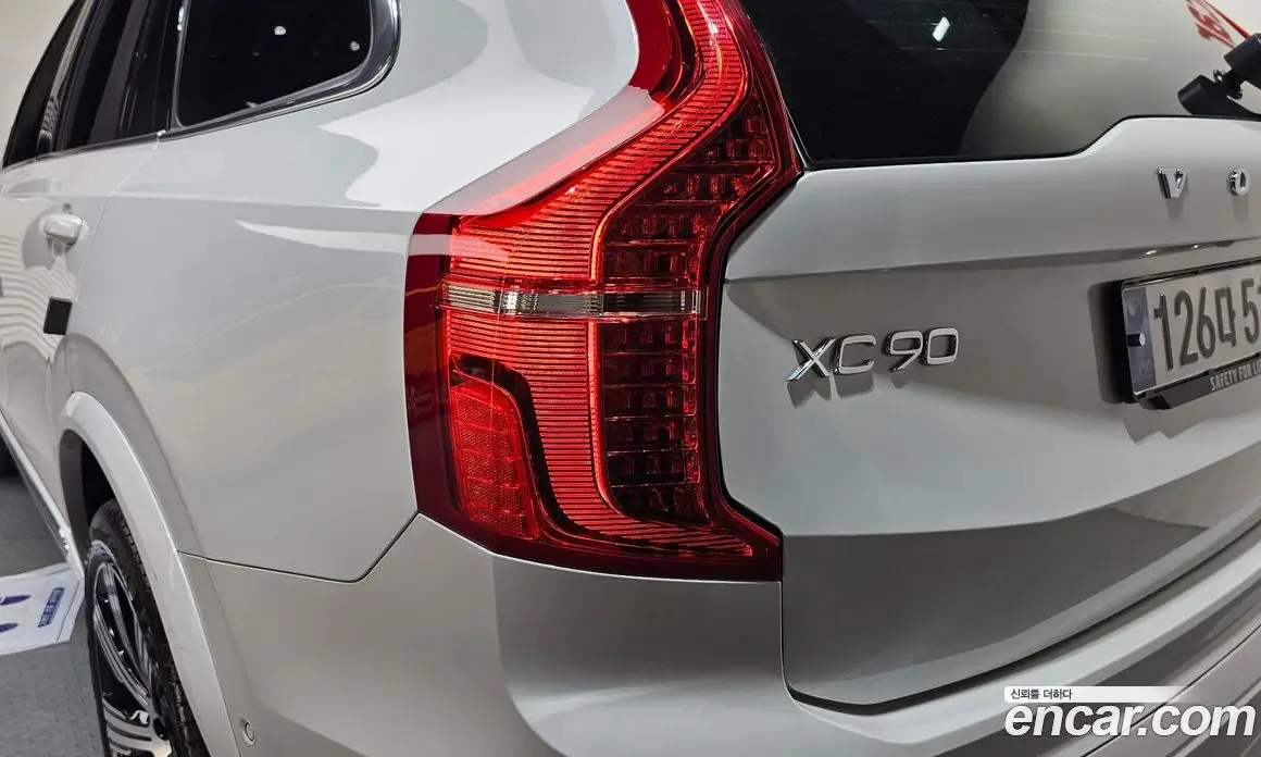 Volvo XC90 2024 2.0 автомат (гидро), фото 8