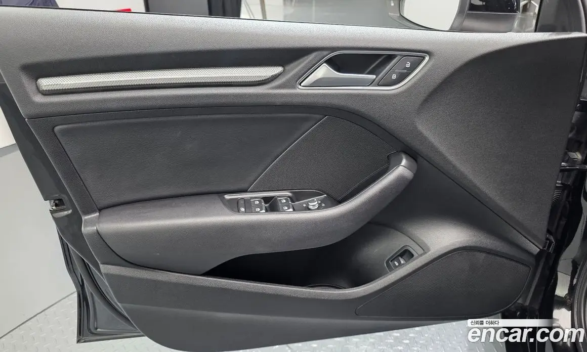 Audi A3 2018 2.0 автомат (гидро), фото 13