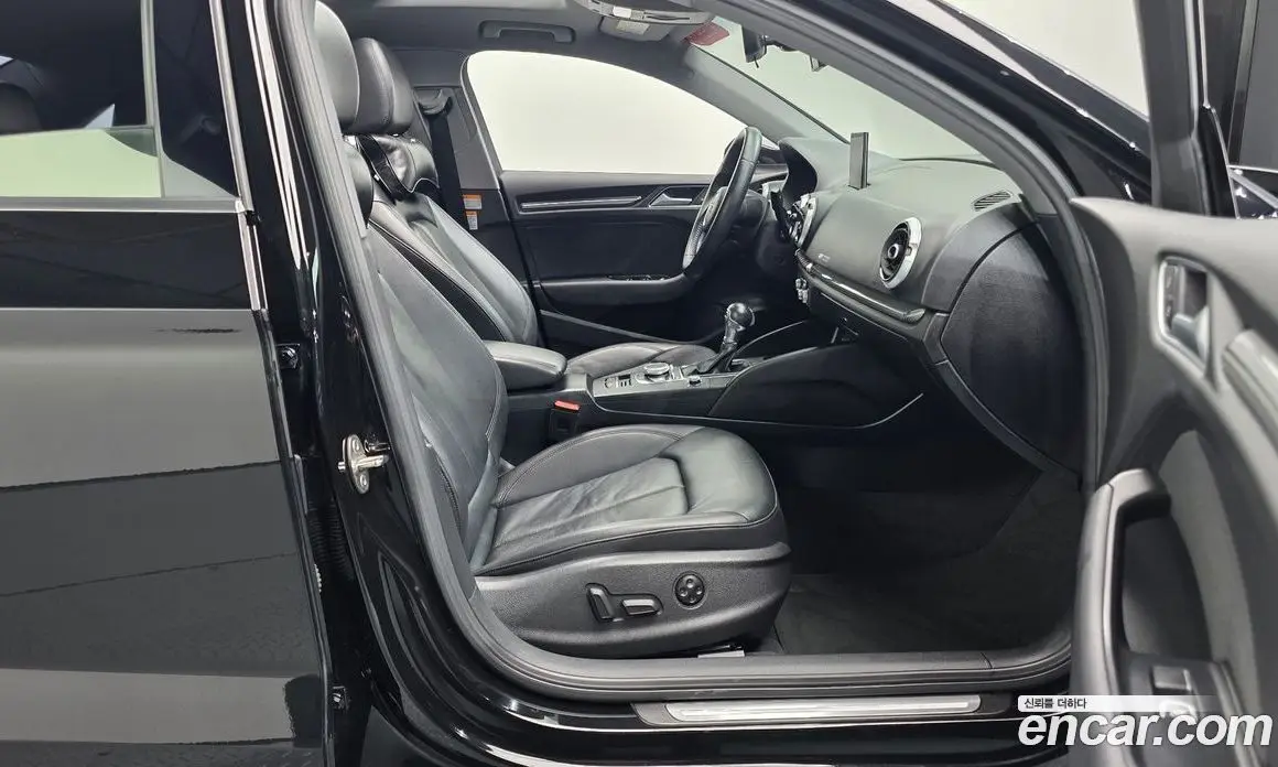 Audi A3 2018 2.0 автомат (гидро), фото 15