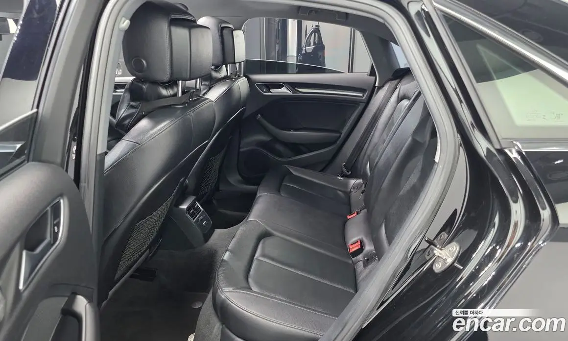 Audi A3 2018 2.0 автомат (гидро), фото 17