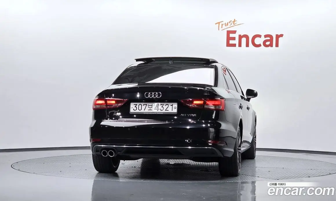 Audi A3 2018 2.0 автомат (гидро), фото 3