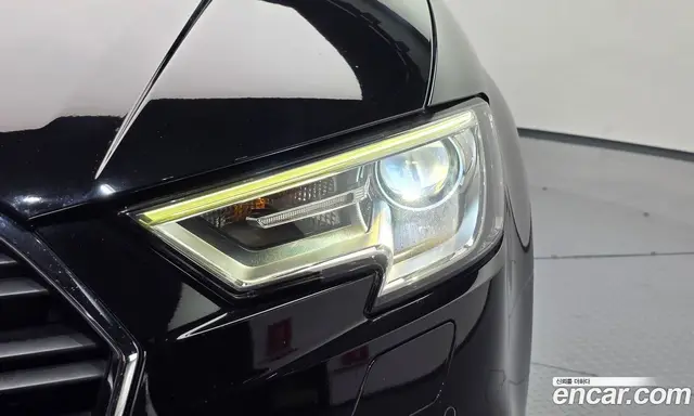 Audi A3 2018 2.0 автомат (гидро), миниатюра 7