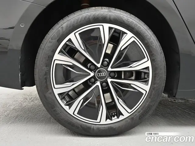 Audi A5 2025 2.0 автомат (гидро), миниатюра 5