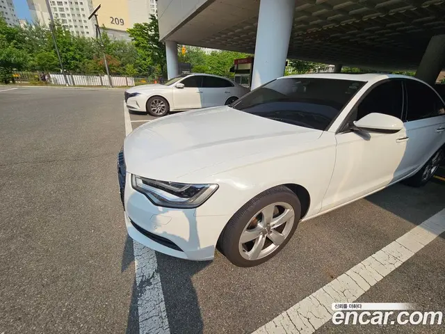 Audi A6 2014 2.0 автомат (вариатор), миниатюра 5