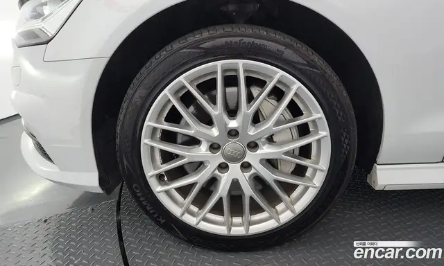 Audi A6 2018 2.0 автомат (гидро), миниатюра 5