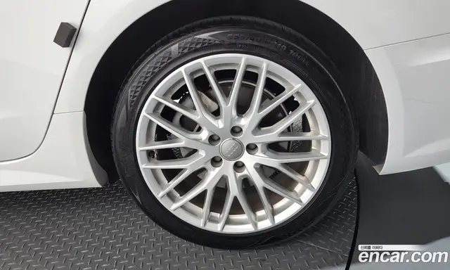 Audi A6 2018 2.0 автомат (гидро), миниатюра 7