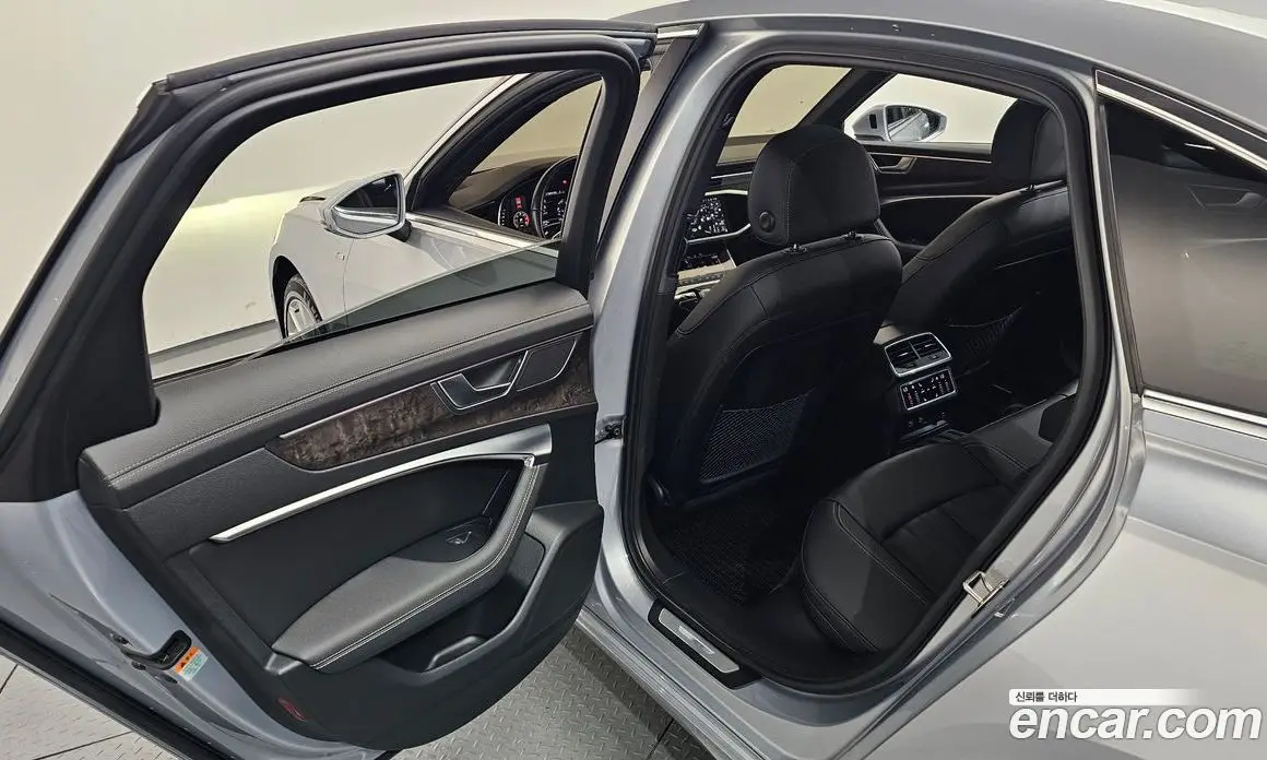 Audi A6 2021 3.0 автомат (гидро), фото 18