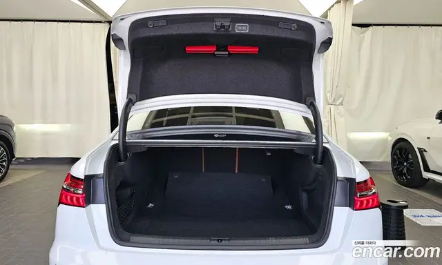 Audi A6 2022 2.0 автомат (гидро), миниатюра 5