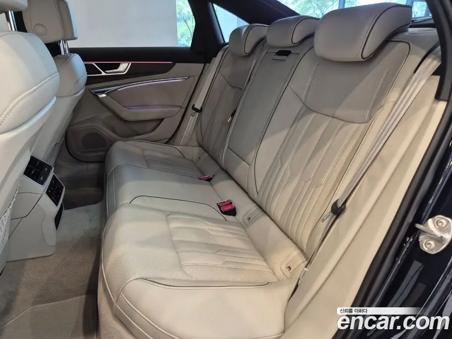 Audi A6 2024 2.0 автомат (гидро), фото 11