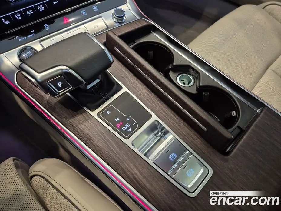 Audi A6 2024 2.0 автомат (гидро), фото 9
