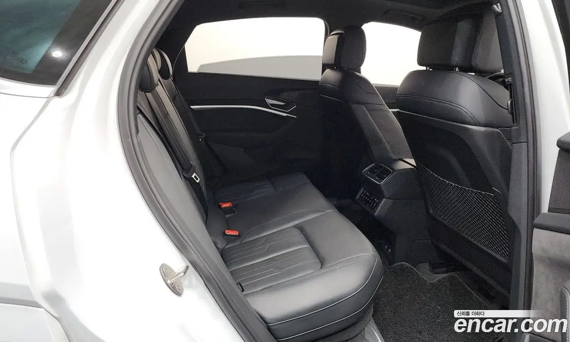 Audi e-tron 2021 0.2 автомат (гидро), фото 16