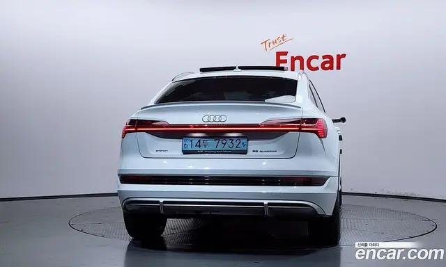 Audi e-tron 2021 0.2 автомат (гидро), миниатюра 3