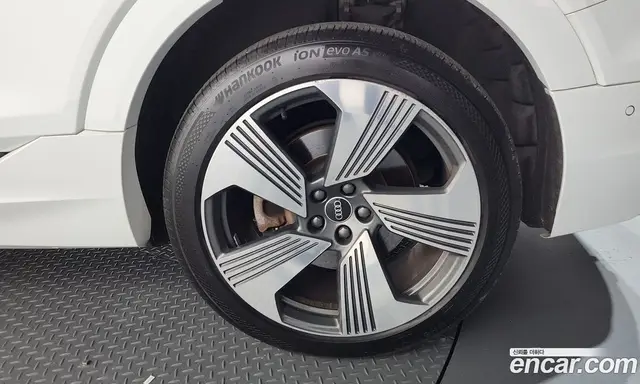 Audi e-tron 2021 0.2 автомат (гидро), миниатюра 6