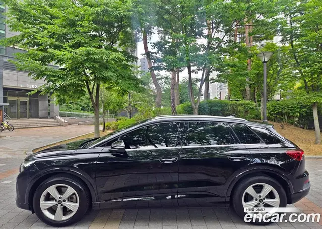 Audi Q4 e-tron 2023 0.2 автомат (гидро), миниатюра 3