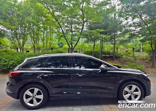Audi Q4 e-tron 2023 0.2 автомат (гидро), миниатюра 7